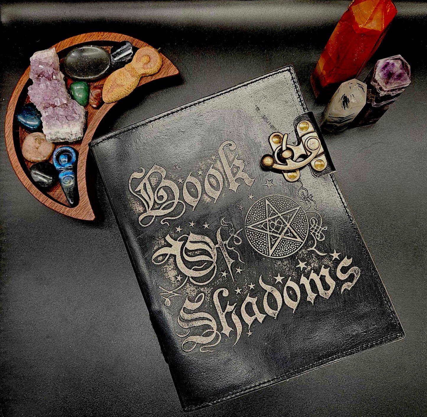 Book of Shadows - 200 pages decle-edged - 15x21cm