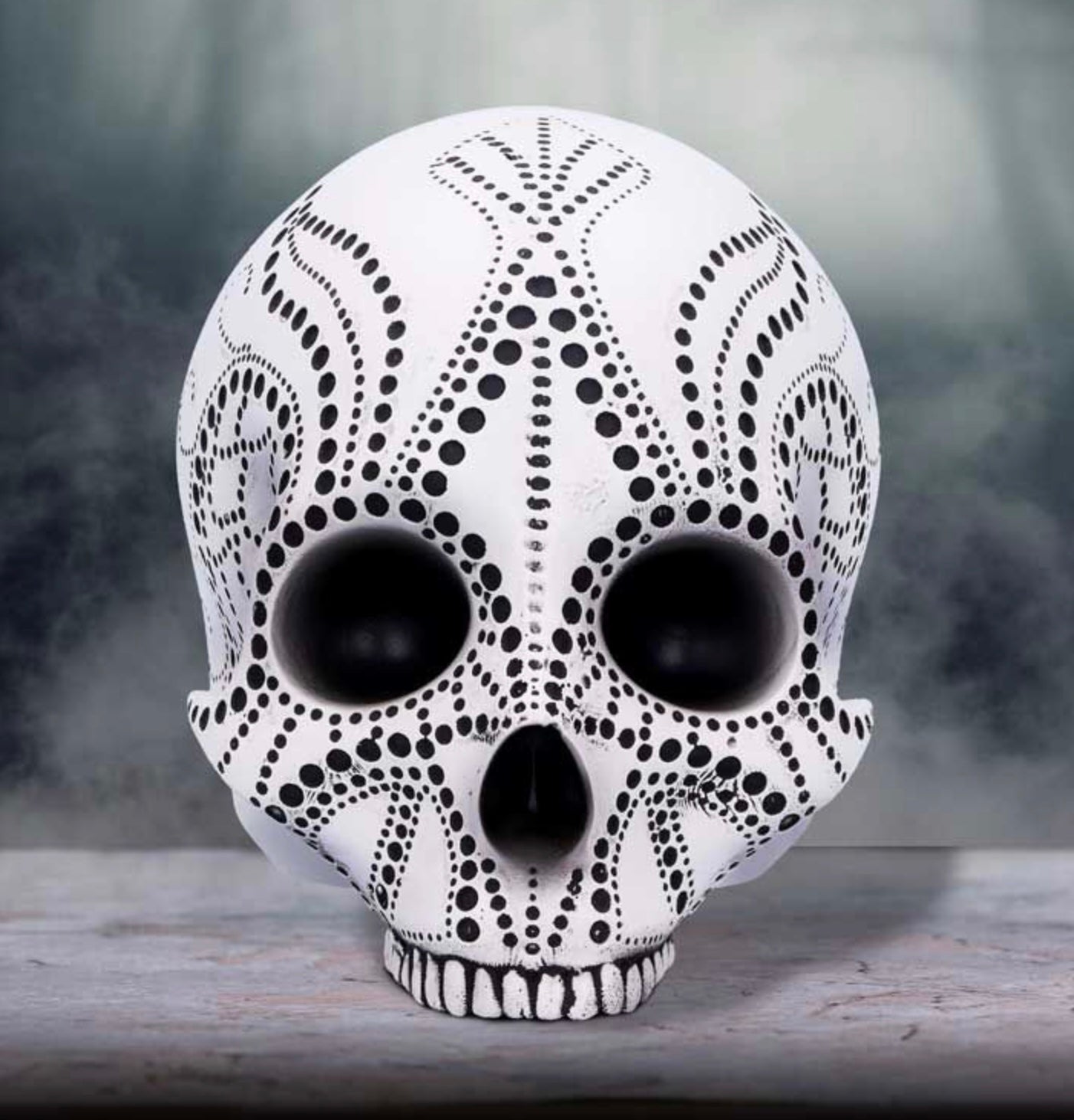 Pointillist skull figurine (Large) 13.8cm