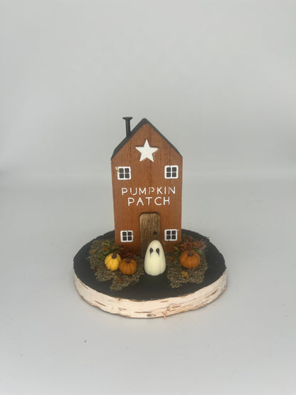 Sculpted ghost pumpkin patch